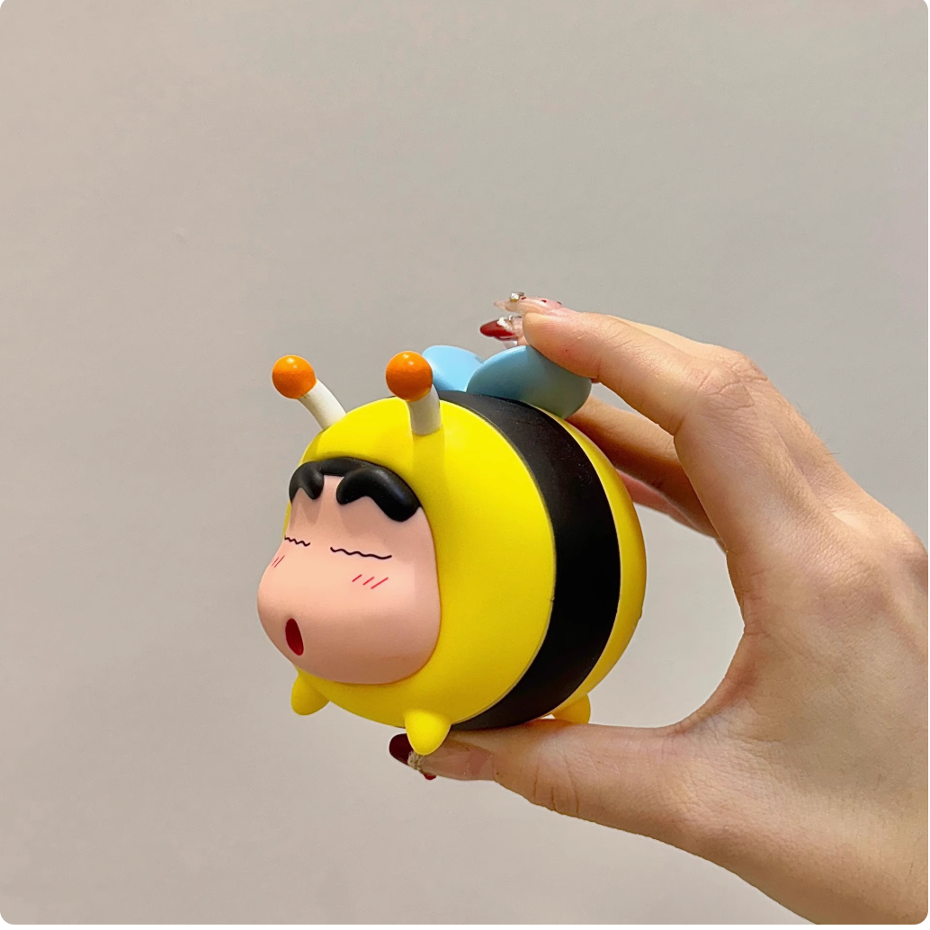 Shin-chan cos fruit bee Shin-chan blind box figure AA9