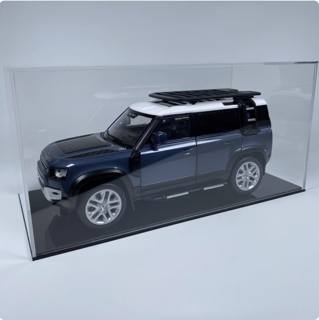1:18 Land Rover Defender Green + Dust Cover BB24